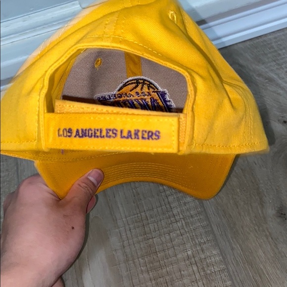 Los Angeles lakers hat - Picture 3 of 8